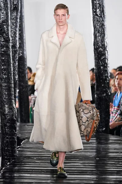 Look 8